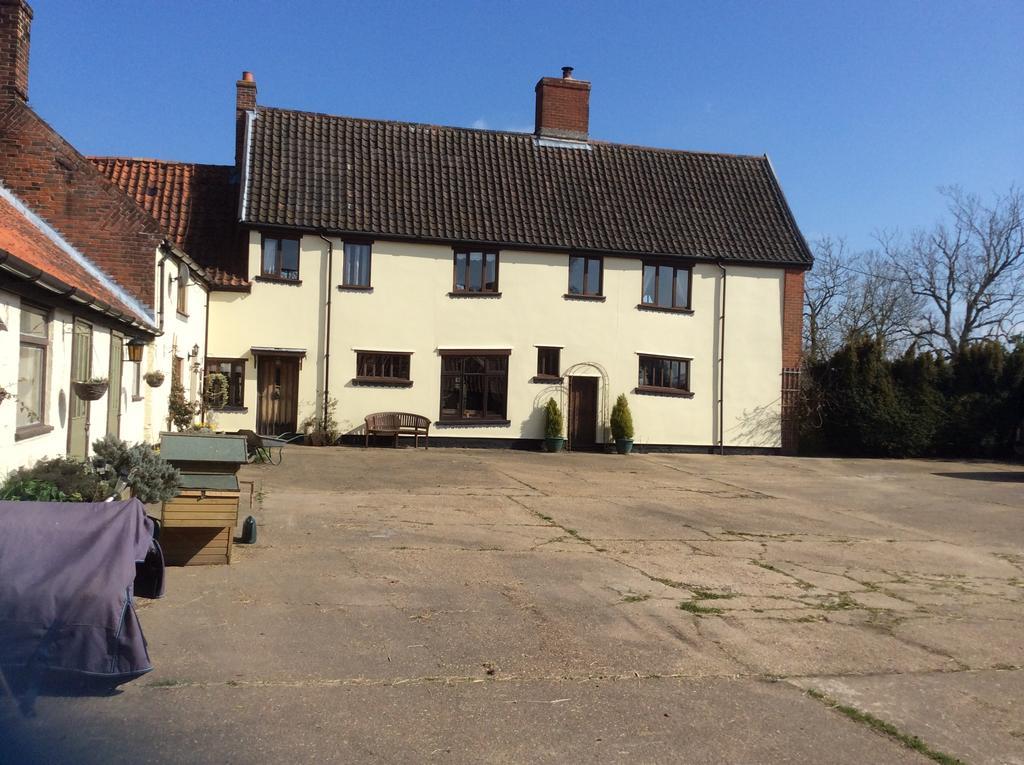 Valley Farmhouse, Westhall Redisham Exterior photo