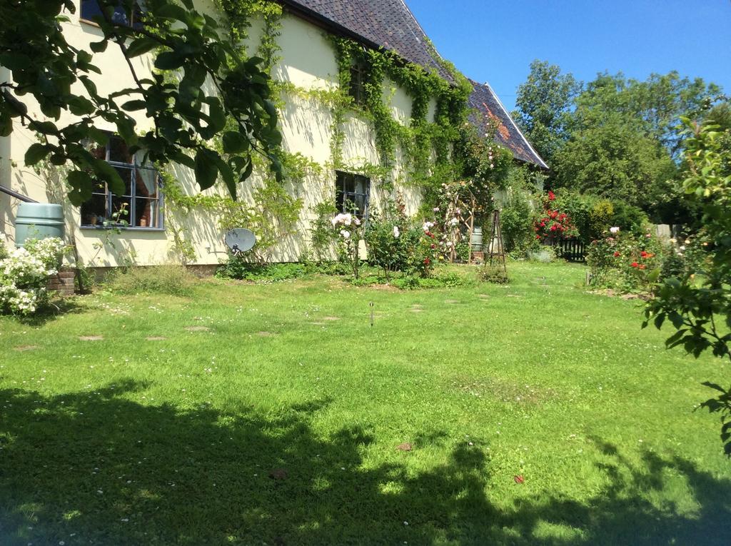 Valley Farmhouse, Westhall Redisham Exterior photo